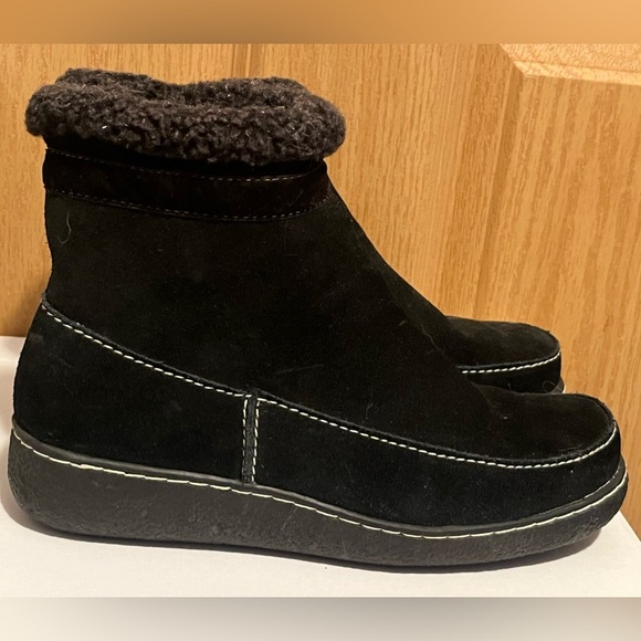 Lands' End Women's Chukka Ankle Boots - Picture 1 of 15